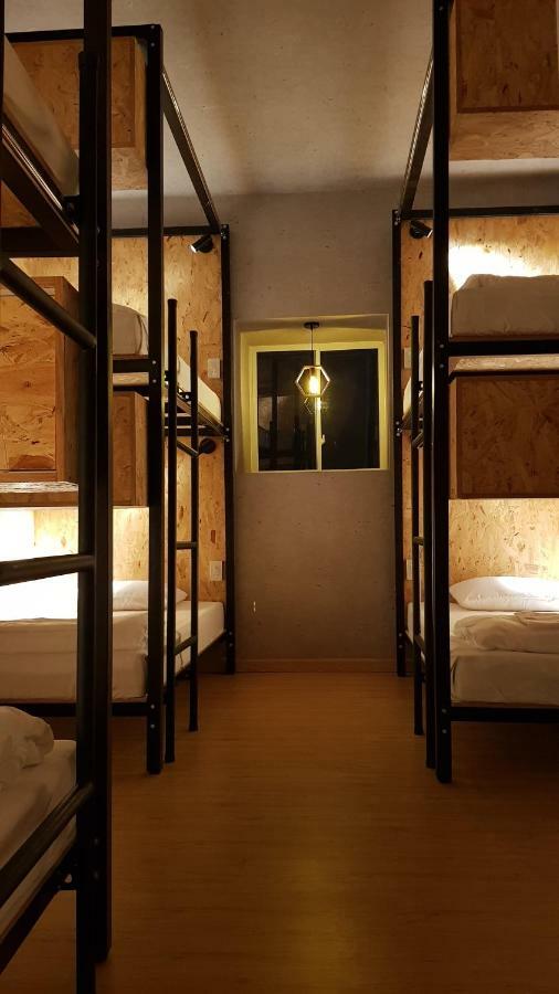 White House Hostel На Транг Екстериор снимка