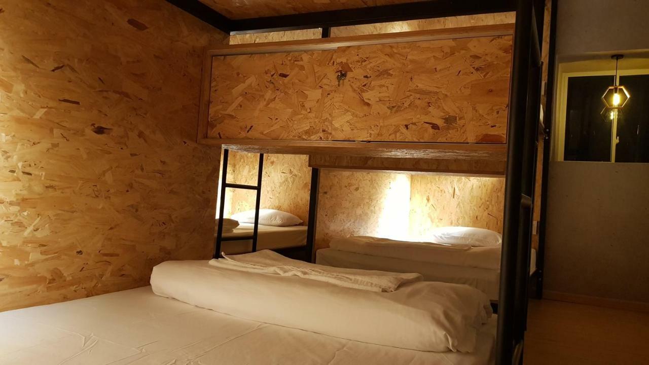 White House Hostel На Транг Екстериор снимка